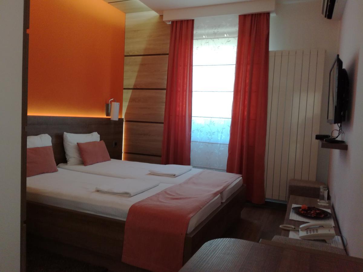 Motel Jezero Mladenovac Εξωτερικό φωτογραφία